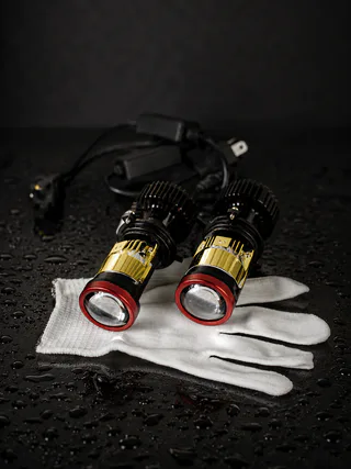 Линзованные Bi-LED лампы H4 Тяжелая Техника Y7D, две лампы с линзами: миниатюра